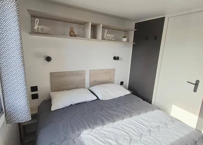 Camping Le Havre De Paix Mobil A 200m De La Parc Aquatique 5 Etoiles Torreilles